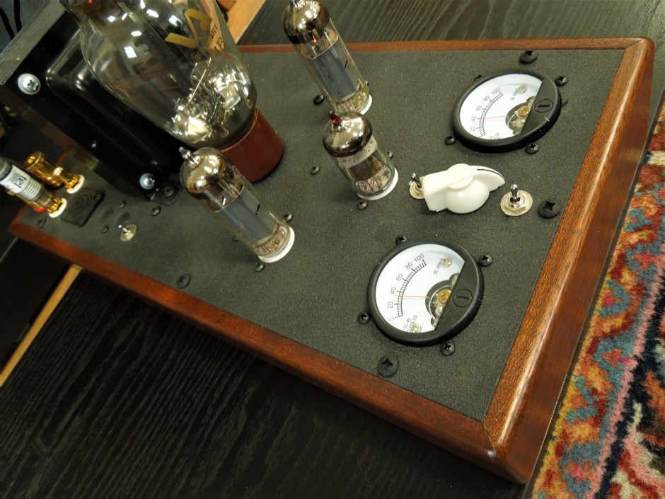 Decware Zen Triode power amplifier.