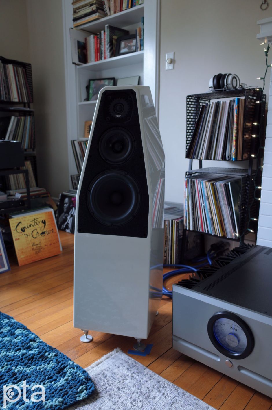 floorstanding speakers